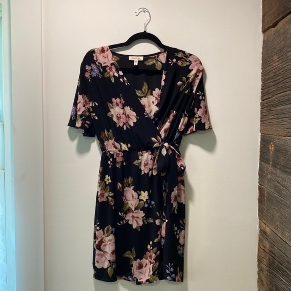 So Pretty 🌺 Monteau Romantic Floral Faux Wrap Dress, Size Medium